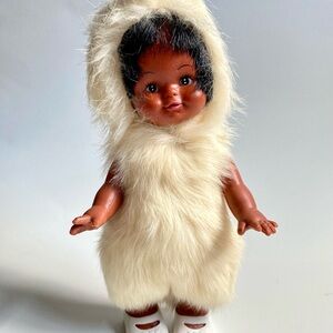 Vintage Native American Doll Souvenir Canada Faux Fur Outfit Dark Skin Vinyl 8”